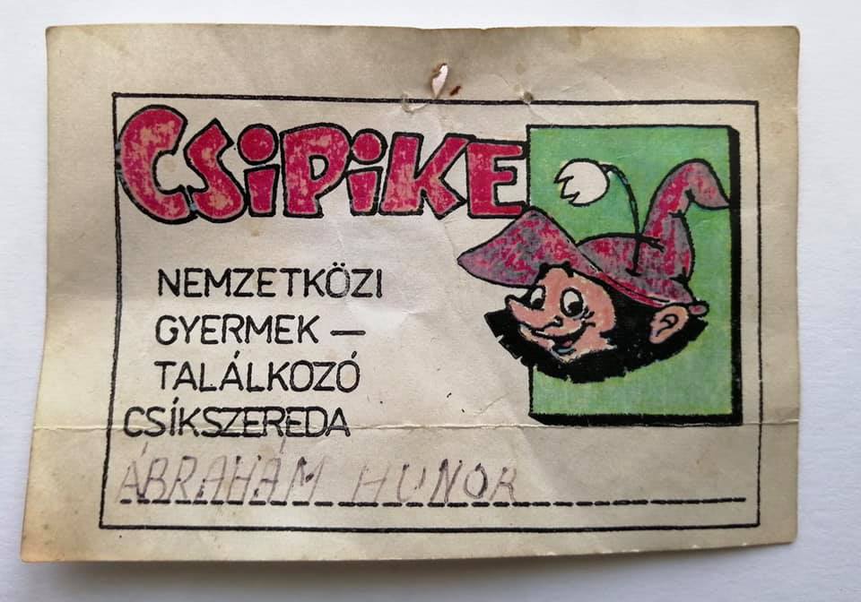 Csipikével egy fűszálon, átlépünk a szivárványon